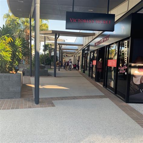 harbour town outlet shopping centre biggera waters